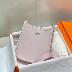 Replica Borse Hermes Evelyne III TPM Malva Pallido Clemence Imitazioni Replica Borse Hermes Evelyne III TPM Malva Pallido Clemence