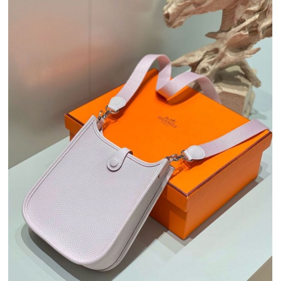 Replica Borse Hermes Evelyne III TPM Malva Pallido Clemence Imitazioni Replica Borse Hermes Evelyne III TPM Malva Pallido Clemence