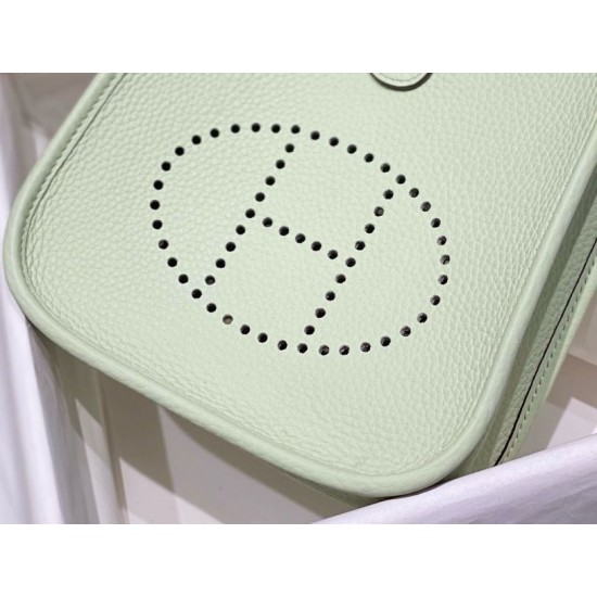 Replica Borse Hermes Evelyne III TPM verde Clemence Imitazioni Replica Borse Hermes Evelyne III TPM verde Clemence