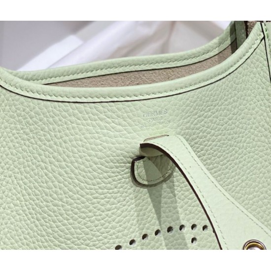 Replica Borse Hermes Evelyne III TPM verde Clemence Imitazioni Replica Borse Hermes Evelyne III TPM verde Clemence