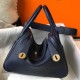 Replica Borsa Hermes Lindy 26 cm blu navy con finiture dorate Imitazioni Replica Borsa Hermes Lindy 26 cm blu navy con finiture dorate