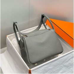 Borsa Hermes Lindy 26 cm Gris Meyer con finiture dorate Borsa Hermes Lindy 26 cm Gris Meyer con finiture dorate