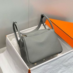 Replica Borsa Hermes Lindy 26 cm Gris Meyer con finiture dorate Imitazioni Replica Borsa Hermes Lindy 26 cm Gris Meyer con finiture dorate