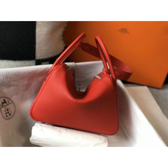 Replica Borsa Hermes Lindy 26 cm Rosso con finiture dorate Imitazioni Replica Borsa Hermes Lindy 26 cm Rosso con finiture dorate