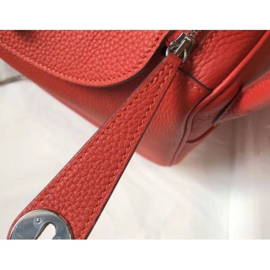 Replica Borsa Hermes Lindy 26 cm Rosso con finiture dorate Imitazioni Replica Borsa Hermes Lindy 26 cm Rosso con finiture dorate