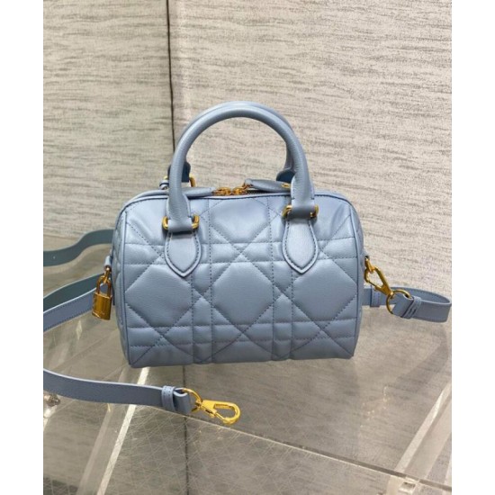 Replica Borse Dior Groove 20 Blu Riproduzione Fedele Borse Replica Dior Groove 20 Blu imitazioni