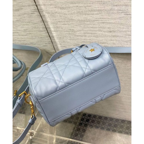 Replica Borse Dior Groove 20 Blu Riproduzione Fedele Borse Replica Dior Groove 20 Blu imitazioni