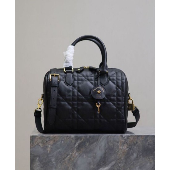 Replica Bora Pari Dior Groove 25 Nero Riproduzione Fedele Bora Pari replica Dior Groove 25 Nero imitazioni