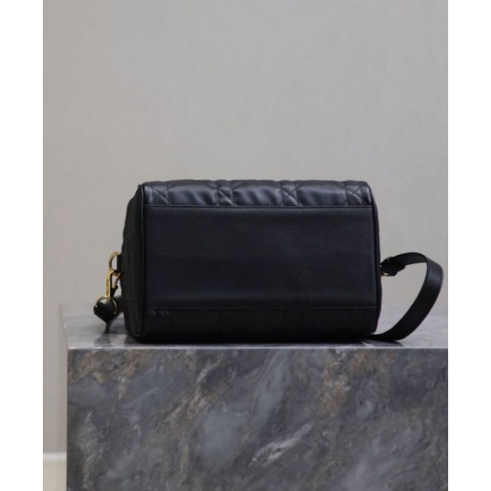 Replica Bora Pari Dior Groove 25 Nero Riproduzione Fedele Bora Pari replica Dior Groove 25 Nero imitazioni