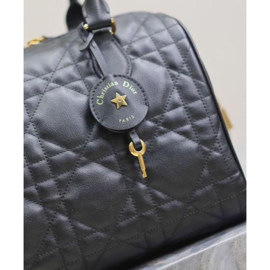 Replica Bora Pari Dior Groove 25 Nero Riproduzione Fedele Bora Pari replica Dior Groove 25 Nero imitazioni
