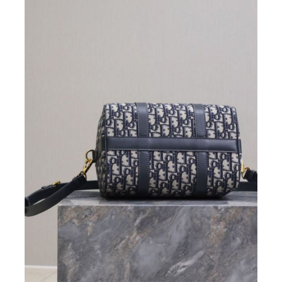 Replica Borsa Dior Groove 25 Oblique jacquard Blu scuro Riproduzione Fedele Borsa Dior Groove 25 Oblique jacquard Blu scuro imitazioni