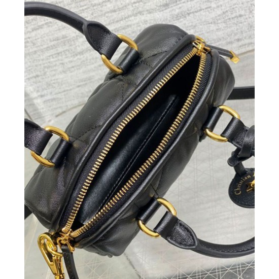 Replica Borsa Dior Groove 16 Mini Nero Riproduzione Fedele Borsa Dior Groove 16 Mini Nero imitazioni