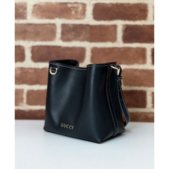 Replica Borsa a secchiello Gucci GG Emblem Mini 815118 Nero Riproduzione Fedele Borsa a secchiello Gucci GG Emblem Mini 815118 Nero imitazioni