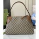Replica Borsa a tracolla media Gucci GG Emblem 815217 Caffè Riproduzione Fedele Borsa a tracolla media Gucci GG Emblem 815217 Caffè imitazioni