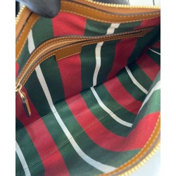 Borsa a tracolla media Gucci GG Emblem 815217 Caffè Borsa a tracolla media Gucci GG Emblem 815217 Caffè