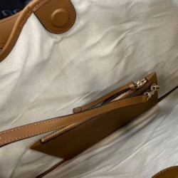 Replica Borsa a tracolla media Gucci B 815924 Crema Riproduzione Fedele Borsa a tracolla media Gucci B 815924 Crema imitazioni