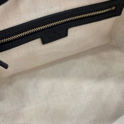 Replica Borsa piccola con manico superiore Gucci GG Emblem 815255 Nera Riproduzione Fedele Borsa piccola con manico superiore Gucci GG Emblem 815255 Nera imitazioni