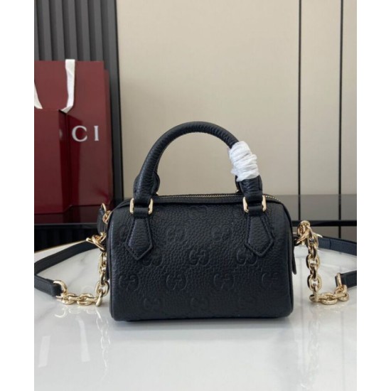 Replica Imitazione Borse con manico superiore Super Mini Gucci GG Emblem 815256 Nera Riproduzione Fedele Imitazione Borse Replica con manico superiore Super Mini Gucci GG Emblem 815256 Nera imitazioni