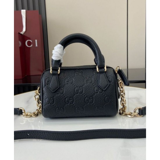 Replica Imitazione Borse con manico superiore Super Mini Gucci GG Emblem 815256 Nera Riproduzione Fedele Imitazione Borse Replica con manico superiore Super Mini Gucci GG Emblem 815256 Nera imitazioni