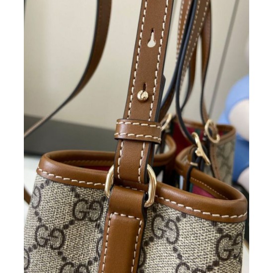 Riproduzione Fedele Borse Imitazioni tote piccola Gucci GG Emblem 815214 Caffè imitazioni