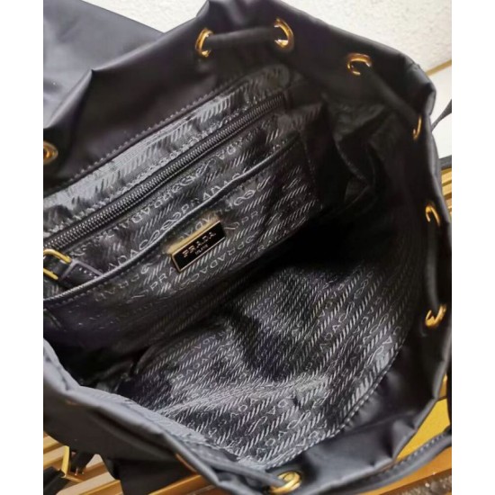 Replica fedele Zaino Prada Fever - Edition Fever in nylon Nero Riproduzione Fedele fedele Zaino Prada Fever - Edition Fever in nylon Nero imitazioni