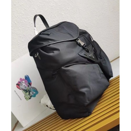 Replica Imitazione Zaino Prada Hot-nylon e pelle Nero Riproduzione Fedele Imitazione Zaino Prada Hot-nylon e pelle Nero imitazioni