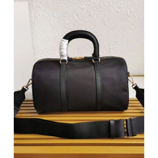 Replica Prada Borse Firmate tote Fever-Edition in nylon riciclato e Safiano Nero Riproduzione Fedele Prada Borse Firmate Replica tote Fever-Edition in nylon riciclato e Safiano Nero imitazioni