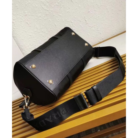Replica Prada Borse Firmate tote Fever-Edition in nylon riciclato e Safiano Nero Riproduzione Fedele Prada Borse Firmate Replica tote Fever-Edition in nylon riciclato e Safiano Nero imitazioni