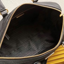Replica Prada Borse Firmate tote Fever-Edition in nylon riciclato e Safiano Nero Riproduzione Fedele Prada Borse Firmate Replica tote Fever-Edition in nylon riciclato e Safiano Nero imitazioni