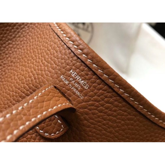 Replica Mini borsa Hermes Evelyne III TPM in pelle Clemence oro Riproduzione Fedele Mini borsa Hermes Evelyne III TPM in pelle Clemence oro imitazioni