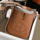 Replica Mini borsa Hermes Evelyne III TPM in pelle Clemence oro Riproduzione Fedele Mini borsa Hermes Evelyne III TPM in pelle Clemence oro imitazioni