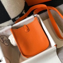 Replica Mini borsa Hermes Evelyne III TPM in pelle Clemence arancione Riproduzione Fedele Mini borsa Hermes Evelyne III TPM in pelle Clemence arancione imitazioni