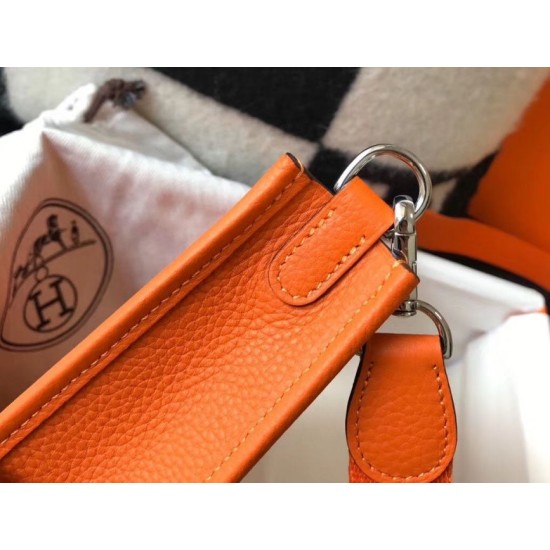 Riproduzione Fedele Mini borsa Hermes Evelyne III TPM in pelle Clemence arancione imitazioni