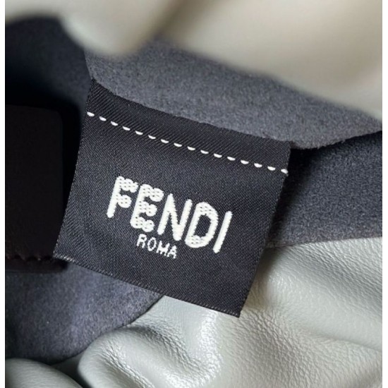 Replica Borsa Fendi Mamma Baguette Media/Grande grigio tortora Imitazioni Replica Borsa Fendi Mamma Baguette Media/Grande grigio tortora