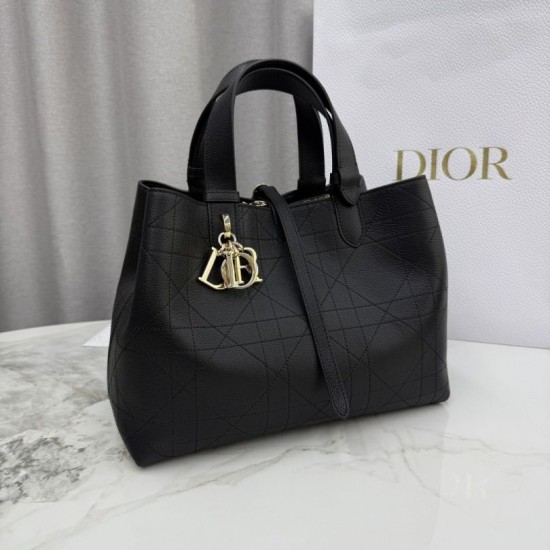 Replica Borsa Dior Toujours Media/Grande pelle di vitello Macrocannage nera Imitazioni Replica Borsa Dior Toujours Media/Grande pelle di vitello Macrocannage nera