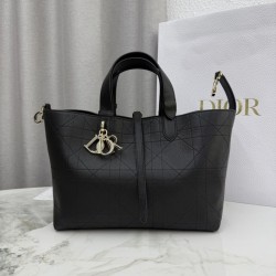 Replica Borsa Dior Toujours Media/Grande pelle di vitello Macrocannage nera