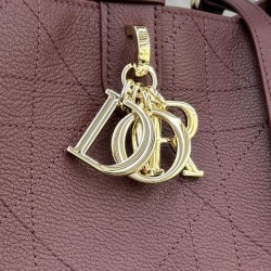 Borsa Dior Toujours Media/Grande pelle di vitello Macrocannage Borgogna