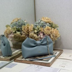 Replica Borsa Dior Bow con fiocco blu e metallo finitura oro Imitazioni Replica Borsa Dior Bow con fiocco blu e metallo finitura oro