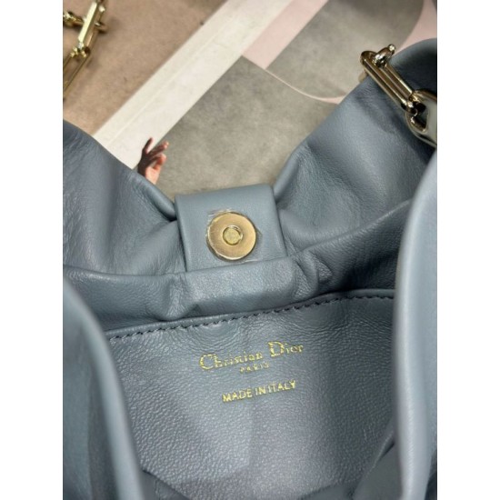 Replica Borsa Dior Bow con fiocco blu e metallo finitura oro Imitazioni Replica Borsa Dior Bow con fiocco blu e metallo finitura oro