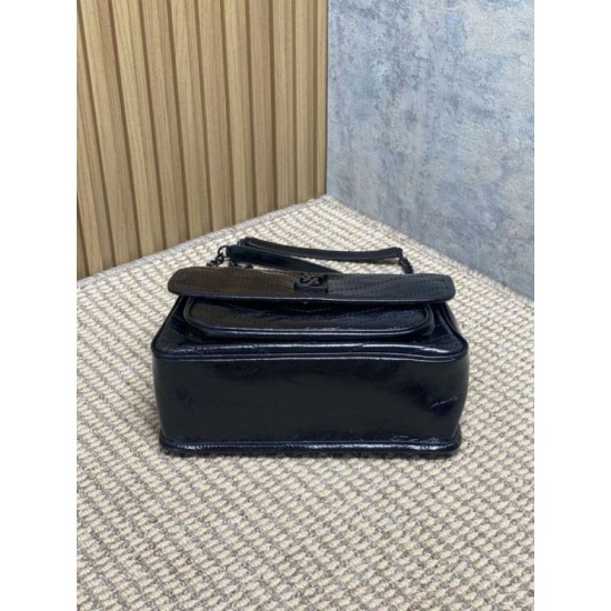 Replica Borsa a tracolla vintage Niki media YSL Saint Laurent pelle cerata e oliata Nero