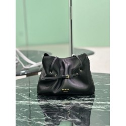 Borsa a spalla Prada Dada piccola in nappa nera