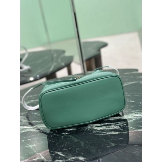 Replica Borsa 1:1 a spalla Prada Dada piccola in nappa verde Imitazioni Replica Borsa 1:1 a spalla Prada Dada piccola in nappa verde