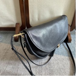 Replica Borse Celine Halfmoon Soft Triomphe morbida pelle di agnello lucida Nera Imitazioni Replica Borse Celine Halfmoon Soft Triomphe morbida pelle di agnello lucida Nera
