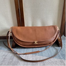 Replica Borse Celine Halfmoon Soft Triomphe morbida pelle di agnello lucida Marrone