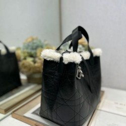 Replica Borsa tote DiorAlps piccola/media Dior Toujours Vertical con impunture Macrocannage e finiture in lana nero