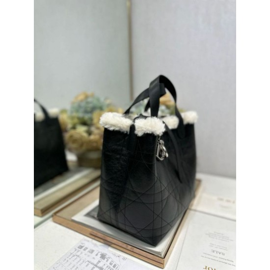 Replica Borsa tote DiorAlps piccola/media Dior Toujours Vertical con impunture Macrocannage e finiture in lana nero