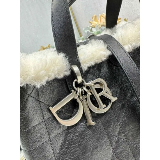 Replica Borsa tote DiorAlps piccola/media Dior Toujours Vertical con impunture Macrocannage e finiture in lana nero