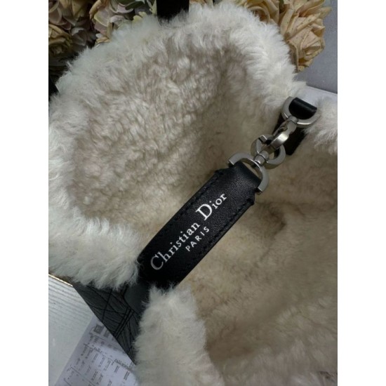 Replica Borsa tote DiorAlps piccola/media Dior Toujours Vertical con impunture Macrocannage e finiture in lana nero