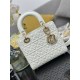 Replica Borsa Dior Cannage Lucky Star Studded Mini Lady Dior con ciondoli D.I.O.R. Bianca Imitazioni Replica Borsa Dior Cannage Lucky Star Studded Mini Lady Dior con ciondoli D.I.O.R. Bianca