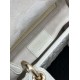 Replica Borsa Dior Cannage Lucky Star Studded Mini Lady Dior con ciondoli D.I.O.R. Bianca Imitazioni Replica Borsa Dior Cannage Lucky Star Studded Mini Lady Dior con ciondoli D.I.O.R. Bianca